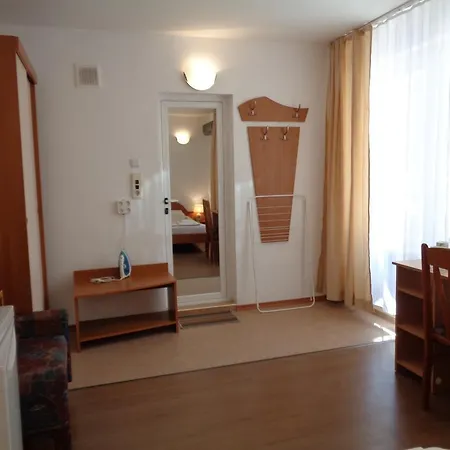 за гости