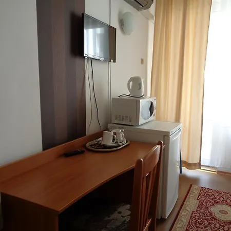 за гости